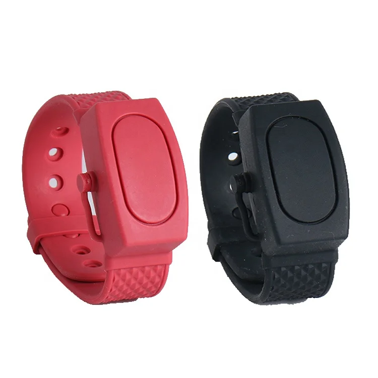 Customised Logo Portable Slap On Silica Gel Hand Sanitizer Silicone Wrist Band Holder Desinfection Sanitizer Bracelet Dispenser