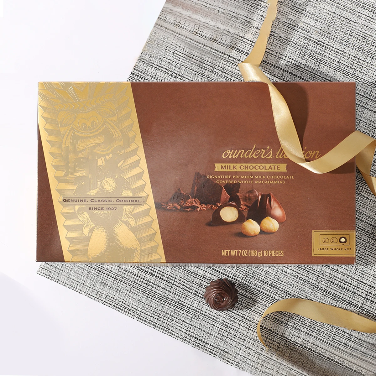 chocolate pvc plastic clear box with gold inserts candy sweet chocolate packaging box with dividers
