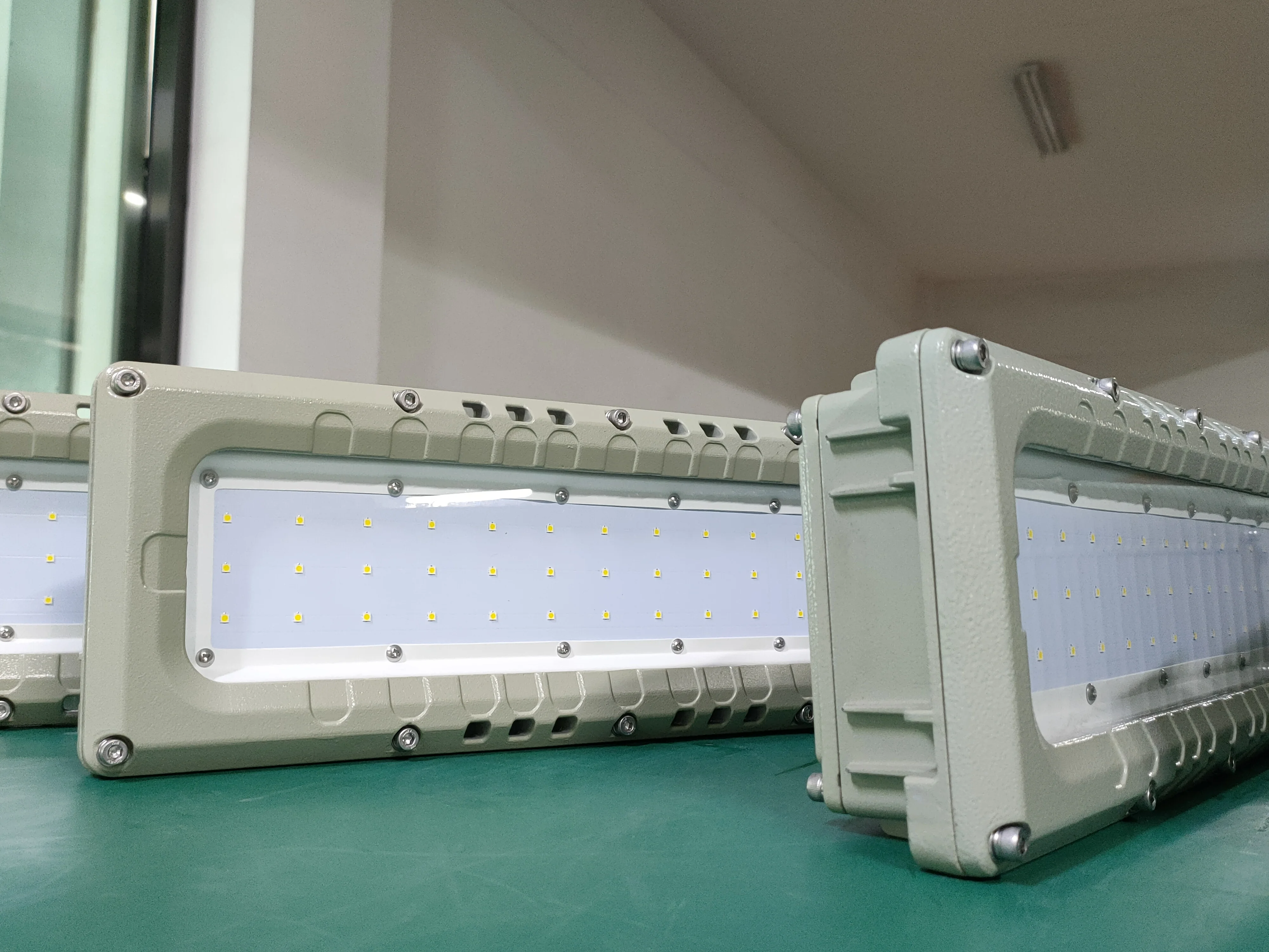 Hot Sale Explosion-proof Tri-proof Light 130lm/w Led Explosion Proof Light Anti-explosion Luminaires For Gas Station