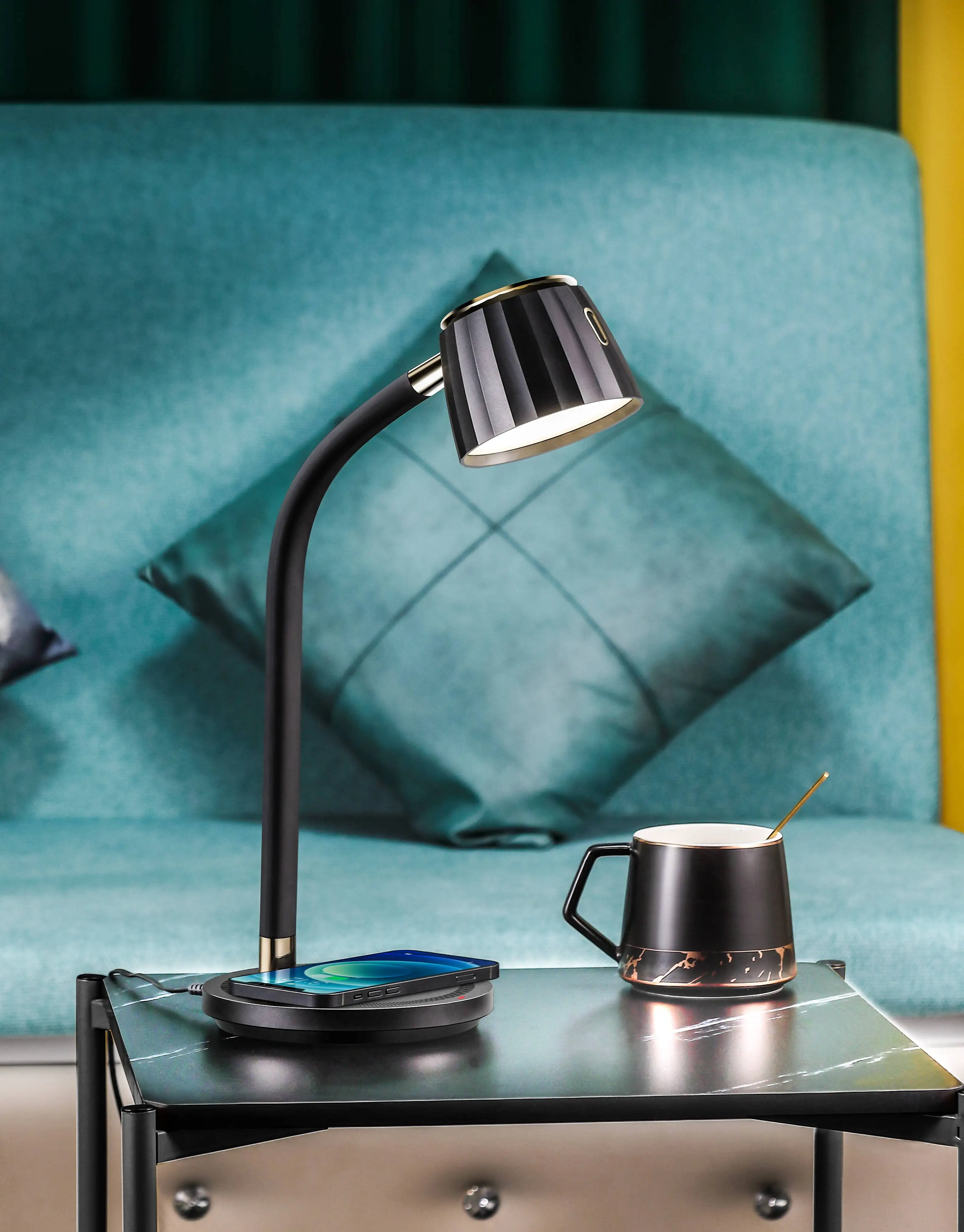 Home Decor Modern Simple Style 3-Grade Brightness LED Desk Lamp with Wireless Charger