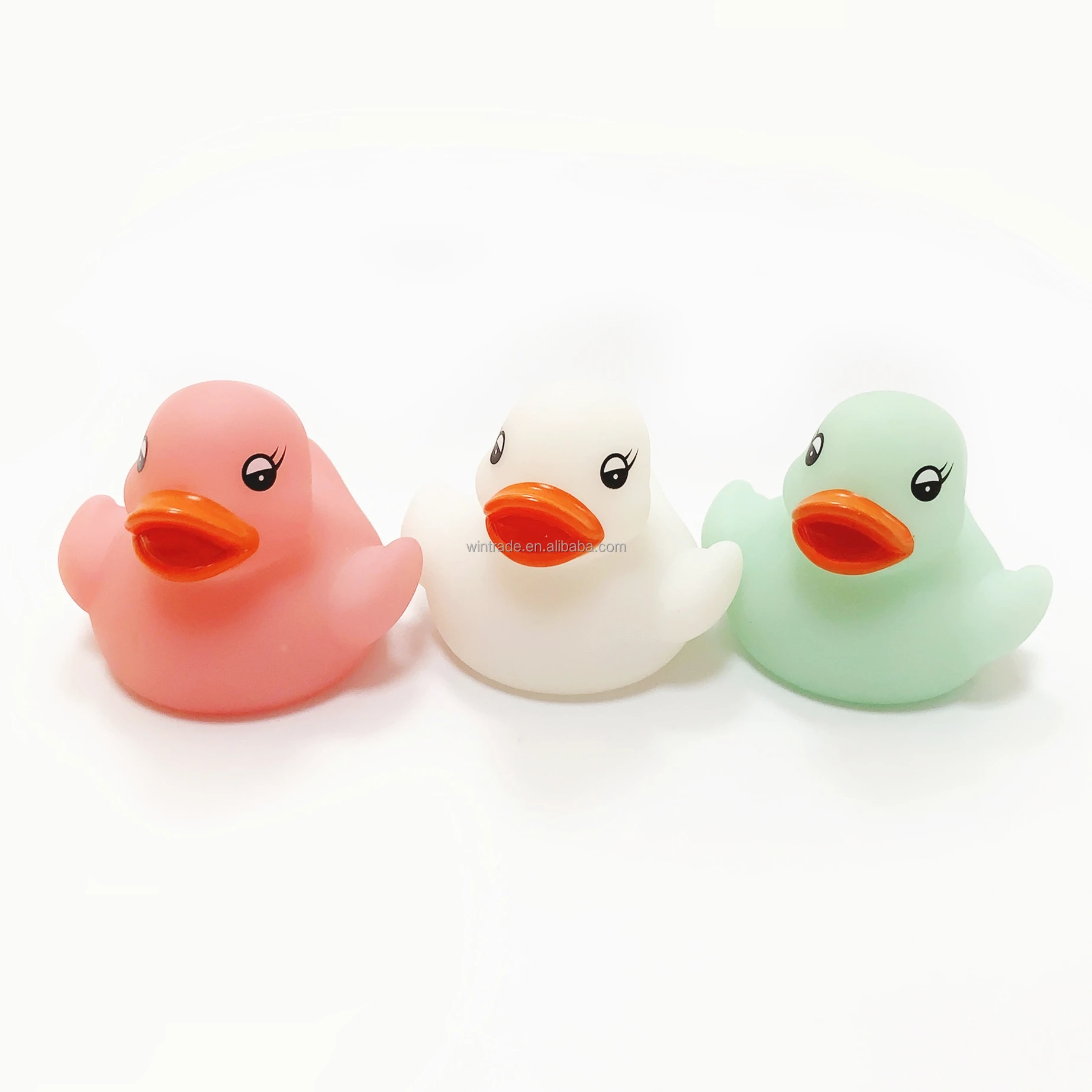 LED flashing little yellow duck with customized logo print light up water play toys vinyl bath toys for baby