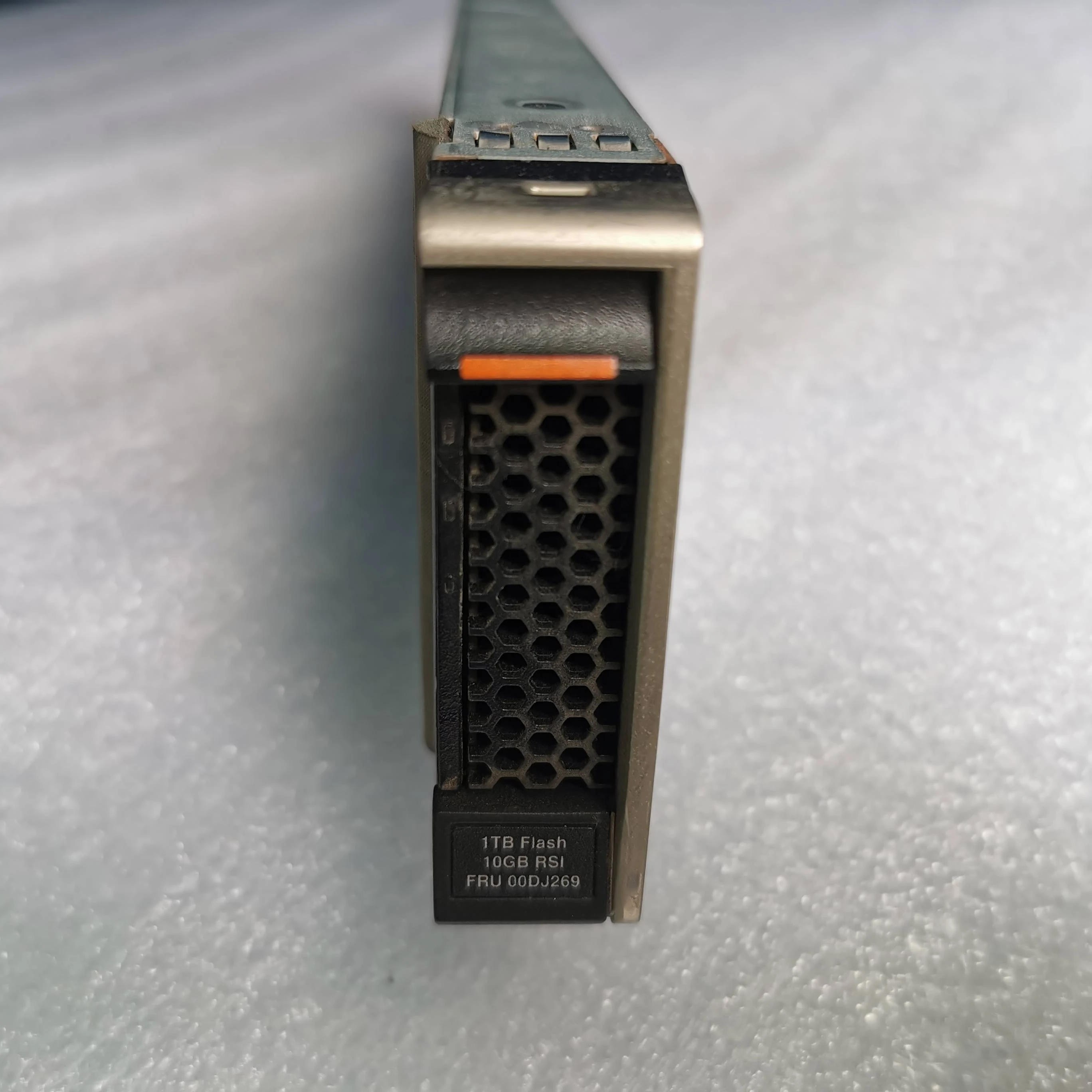 00DJ269 00DJ270 Hard Disk FlashSystem 840 900 AE1 1TB RSI Flash Module AF1B for IBM