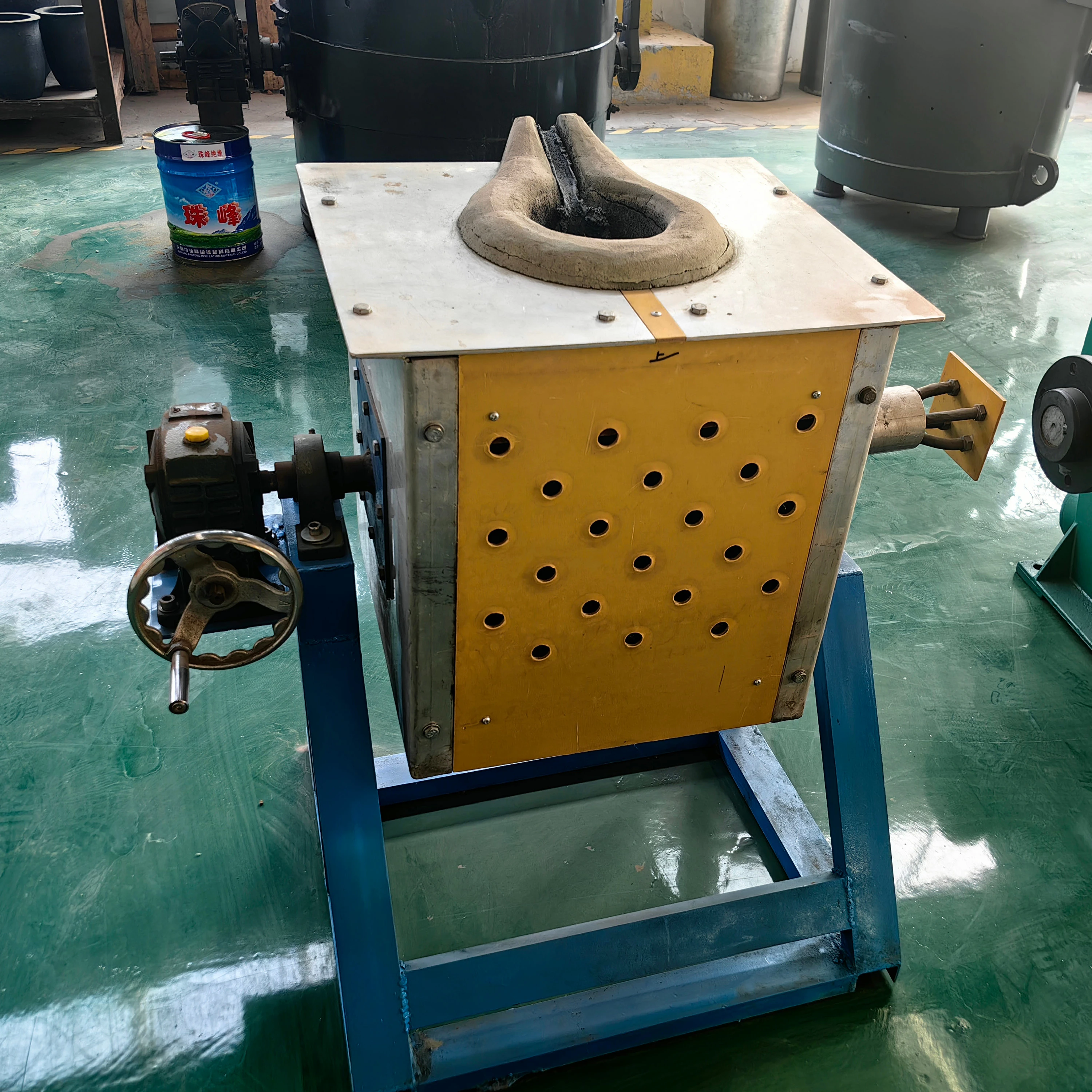 Iron Ore Steel Scrap Industrial Crucible Melting Furnace Medium Frequency Induction Electric Furnace for Melting Metal