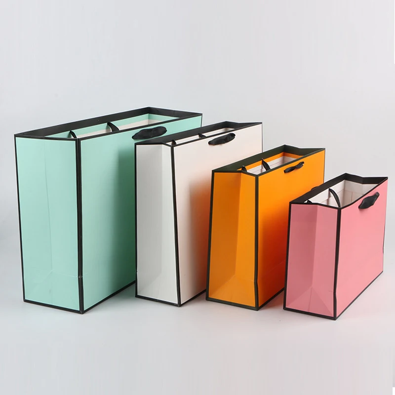 Пользовательский логотип печать шоппинг бумажный пакет одежда обувь шляпа упаковка дешевый моющийся подарочный бумажный пакет