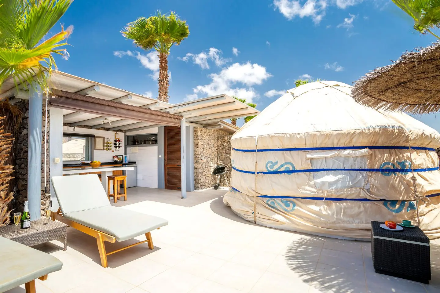 Windproof and warm outdoor yurt Structure Frame Tent