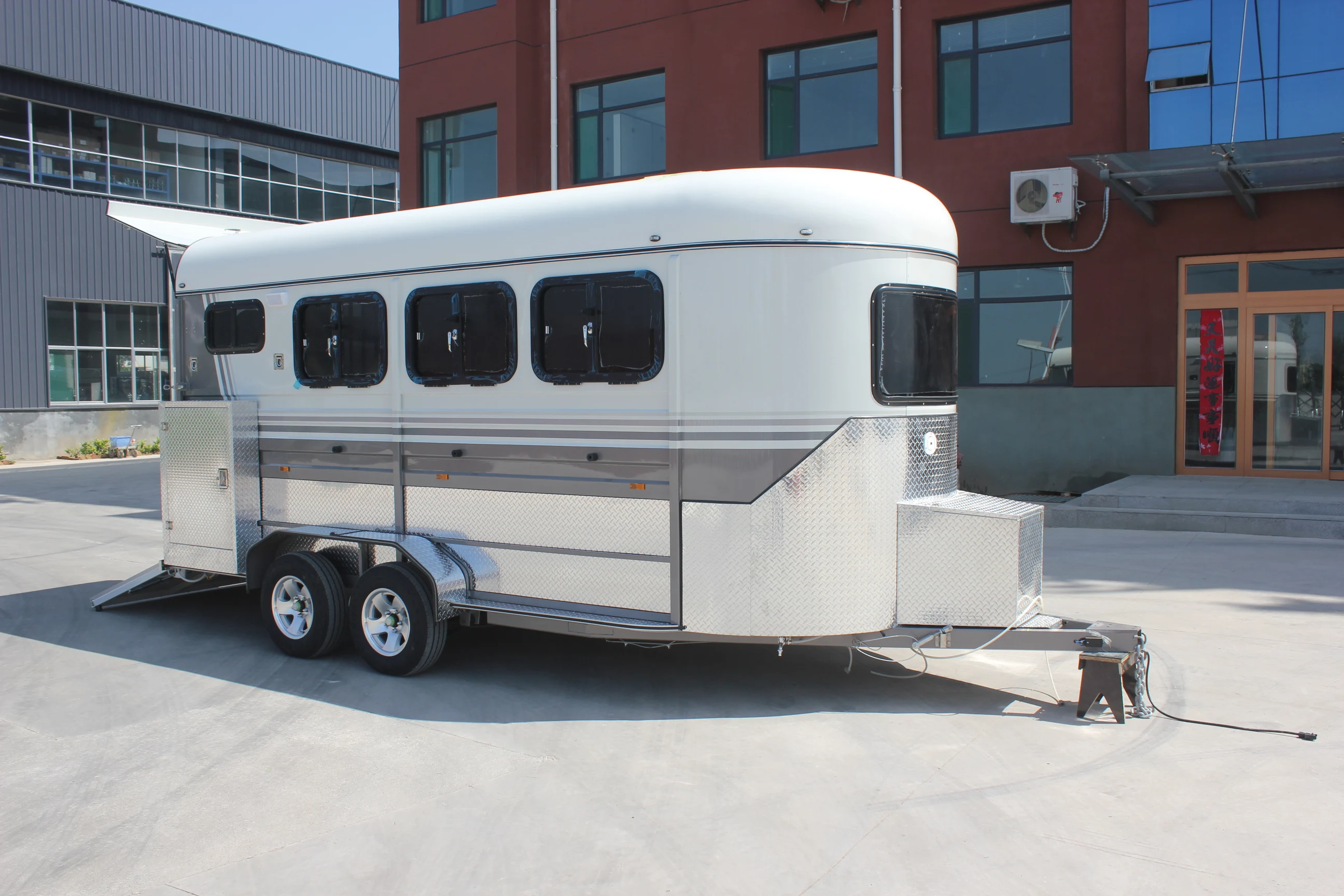 
premium quality 3 horse angle load trailer deluxe Horse float robust construction 