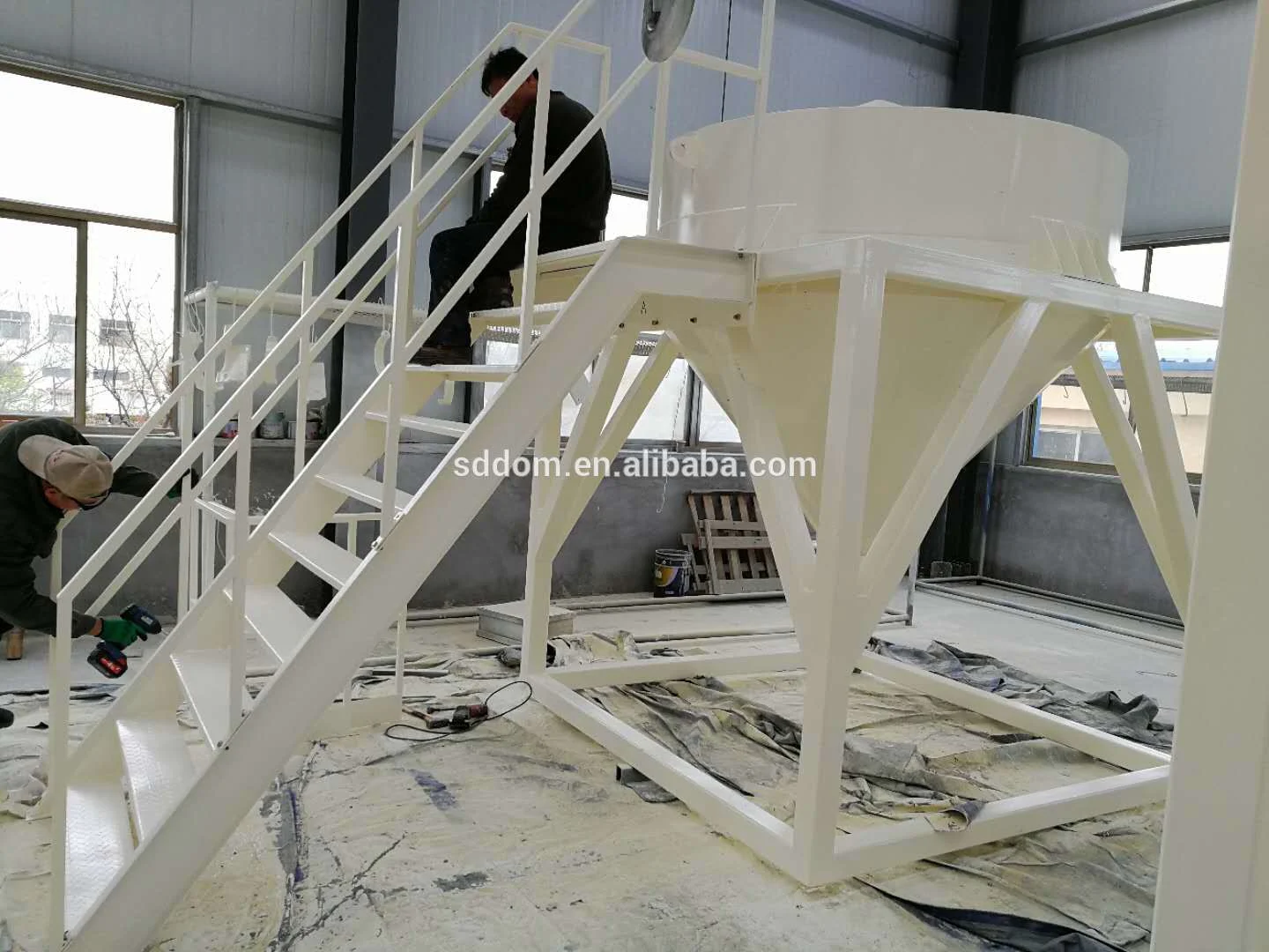hoppers and iron silo big bag type mini mobile used jumbo bulk cement small cement silo with weighing system