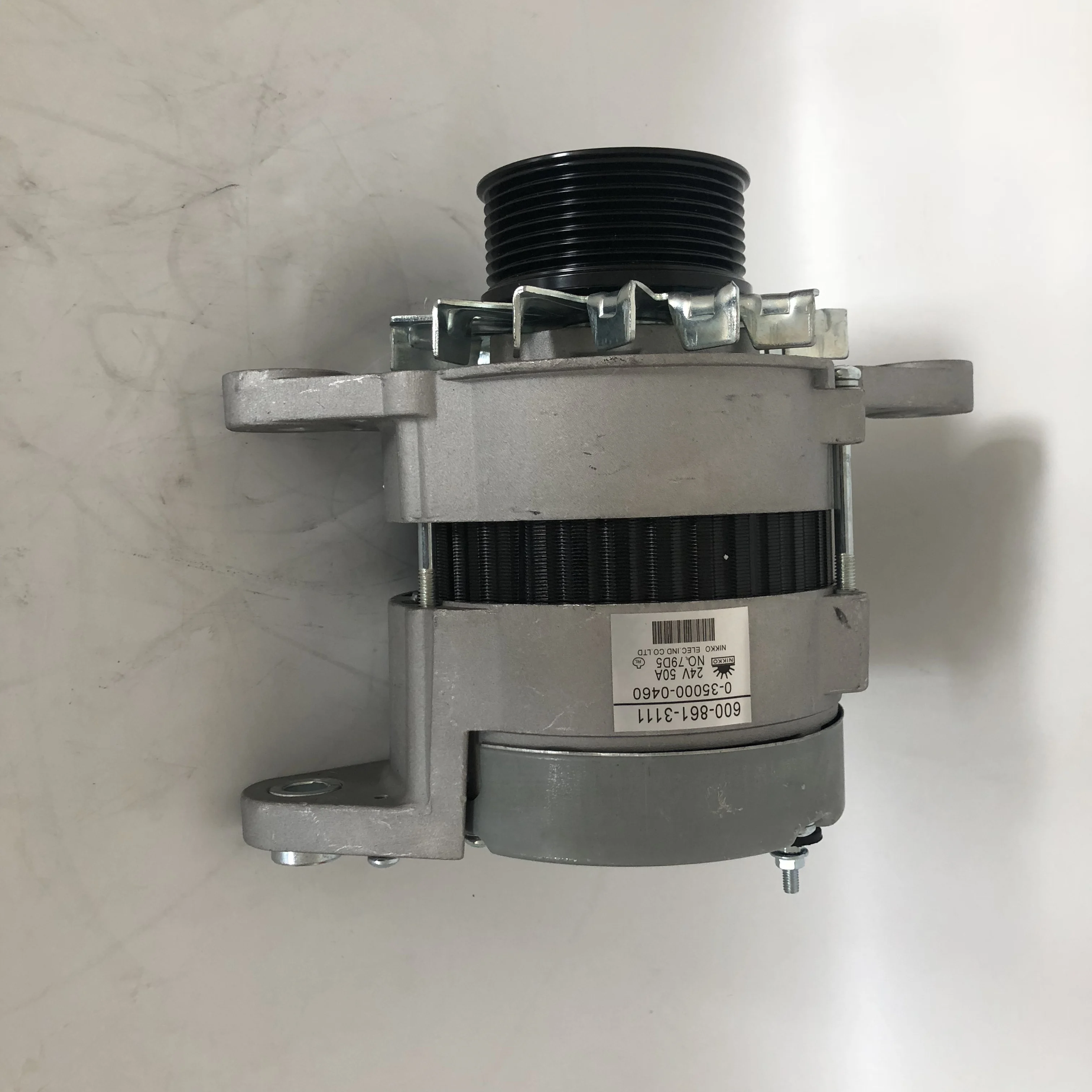 Новый генератор 600-861-3111 6D114 для экскаватора PC200-6 PC200-8