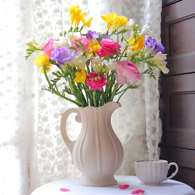 Modern Nordic Style Single Handle Ceramic Vase Matte White Porcelain Pitcher for Home Wedding Flower Arrangement Small Size