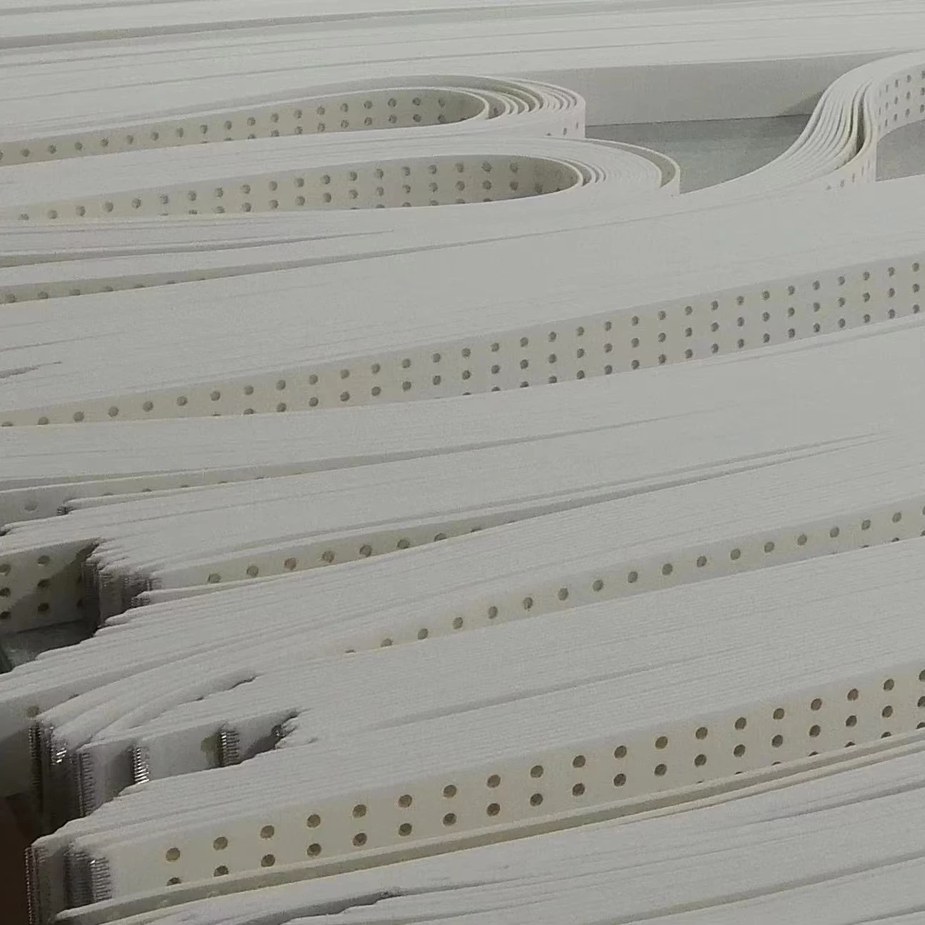 Feeding belts ironers flat work ironer polyester feed belt white conveyor belt