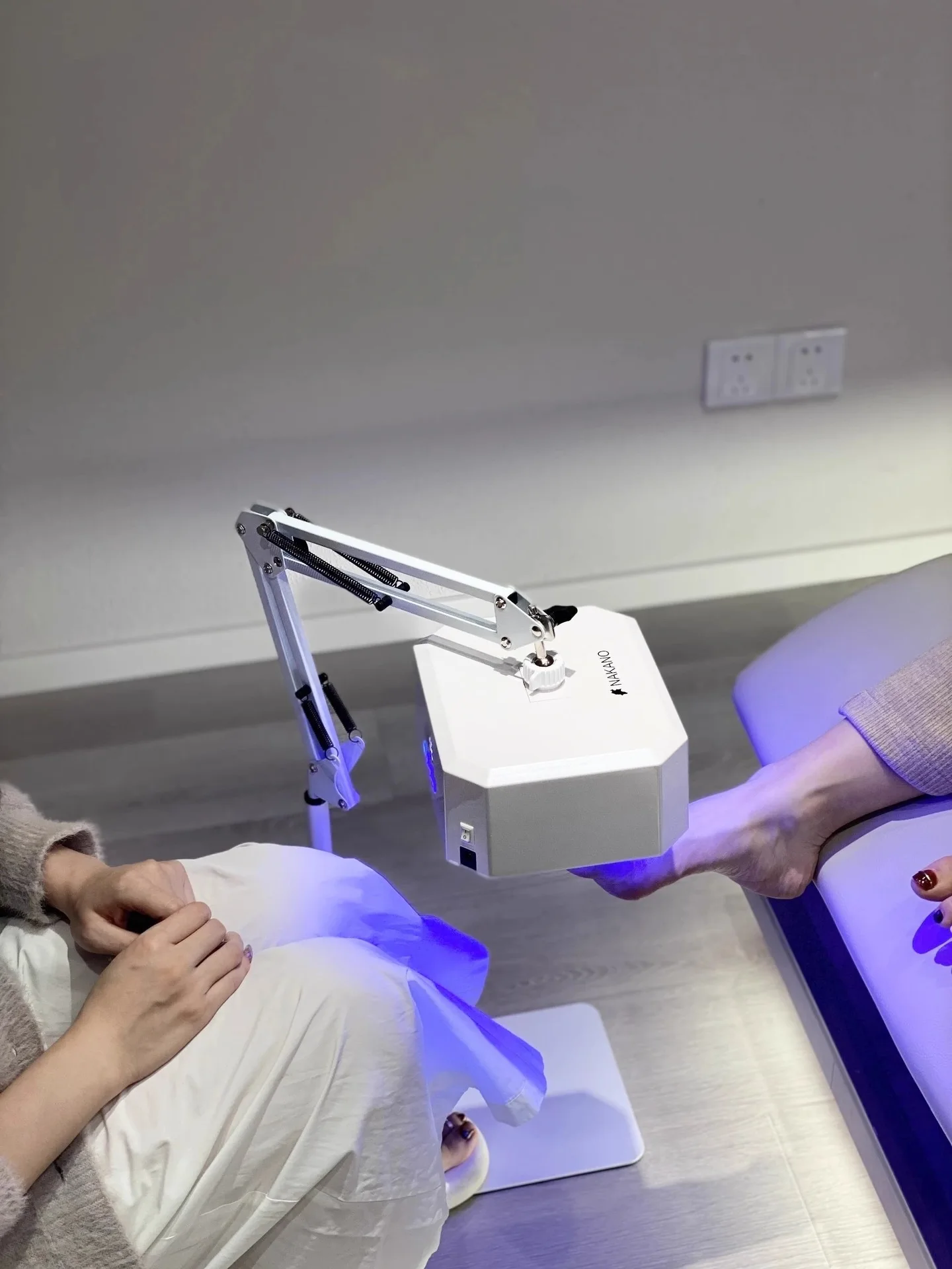 New 36W UV LED Nail Light Induction Lamp Electric Foot Rejuvenation Light Treatment