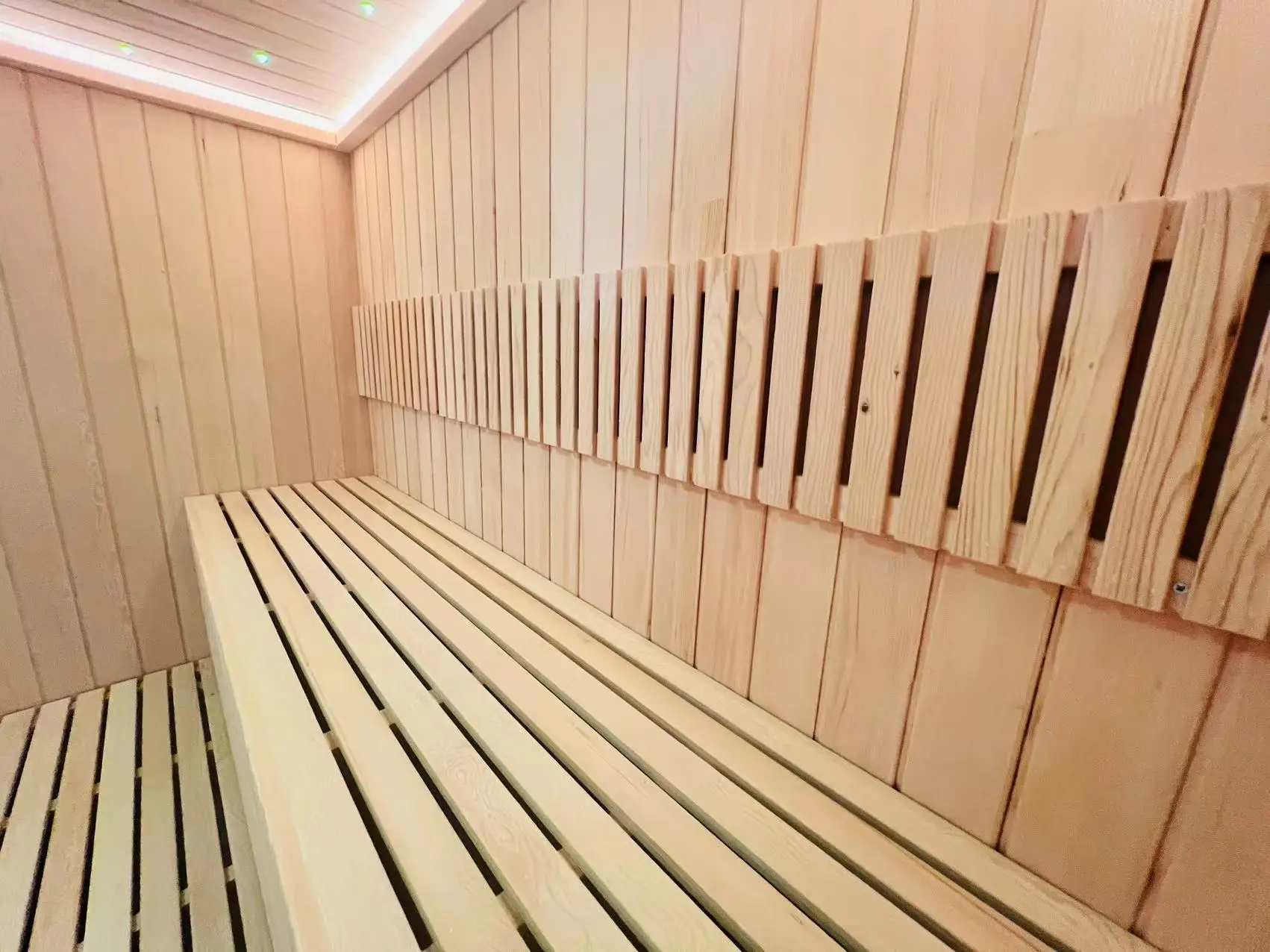 Outdoor Solid Wood Electric Heating Furnace Traditional Steam Sauna Room