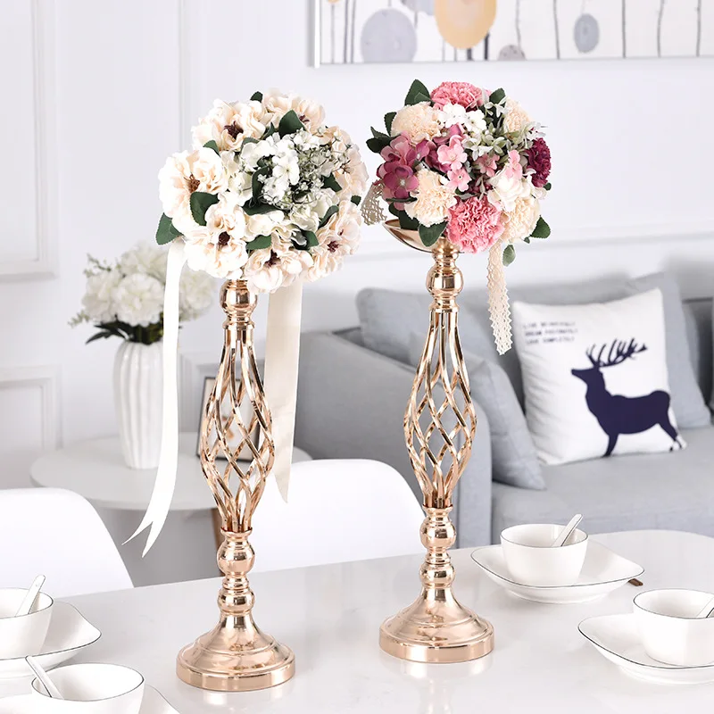 Hot Selling High Quality Romantic Candle Holders Road Lead Flower Table Stand