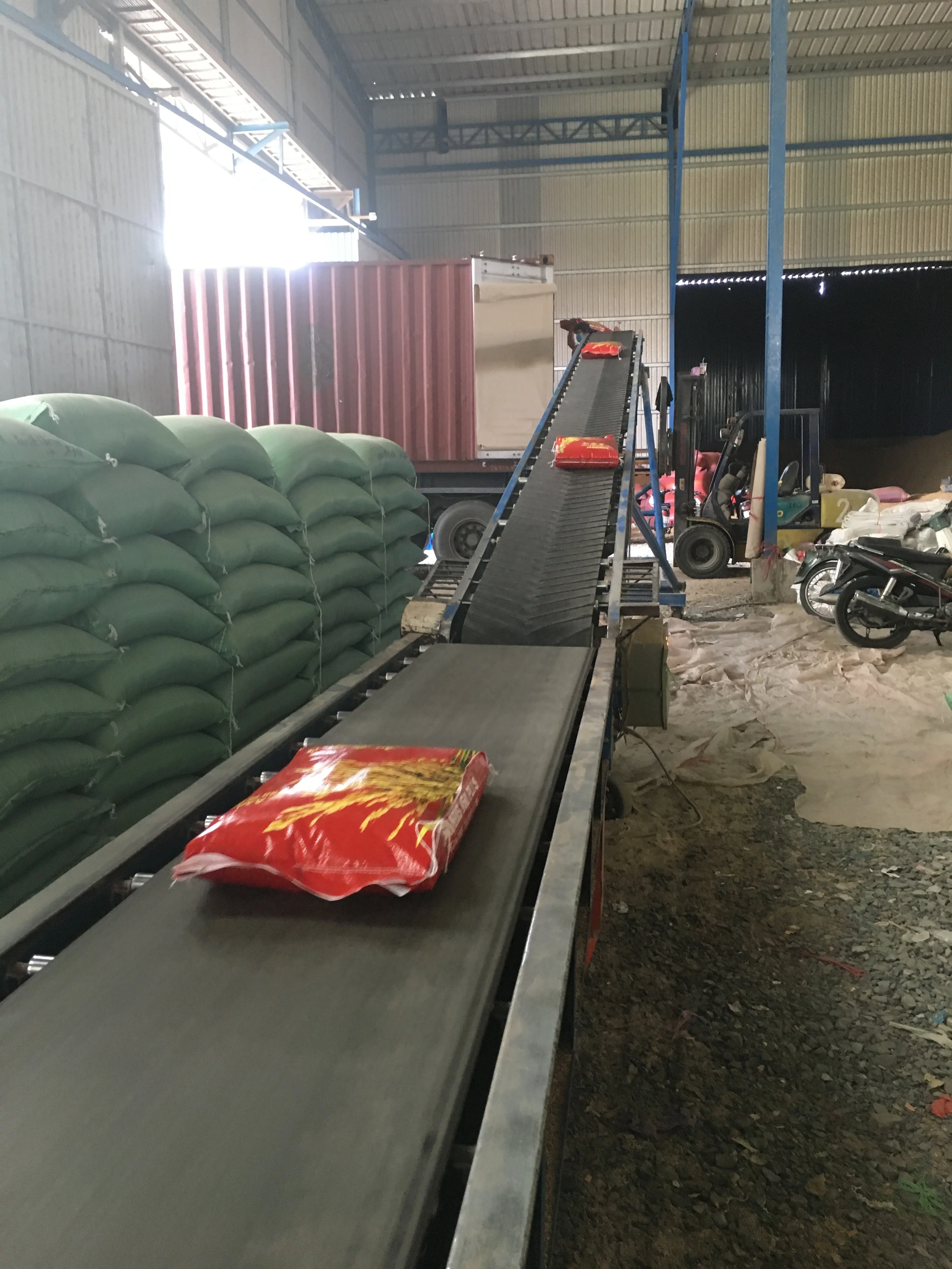 
HOT SALES !!! CHEAPEST VIETNAM STICKY RICE 5451, NEW CROP, BEST QUALITY CELL: 84 901 390 588/whatsApp 