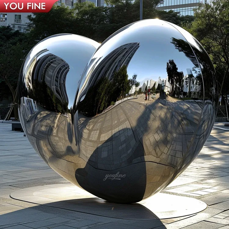 High Polished Outdoor Mirror Stainless Steel Statue Heart Hands
