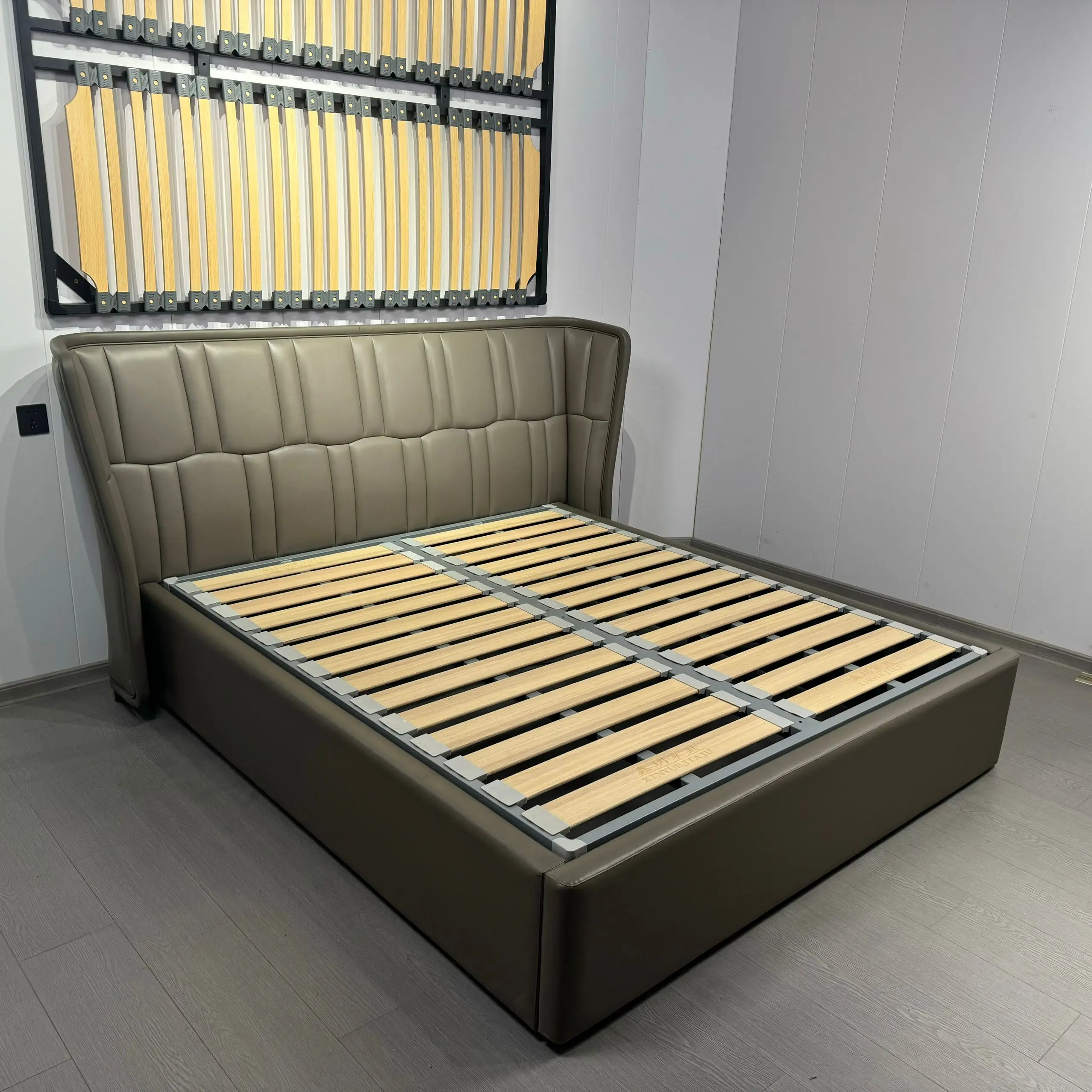 Hot style  queen king size  poplar  slatted bed skeleton for bed platform base
