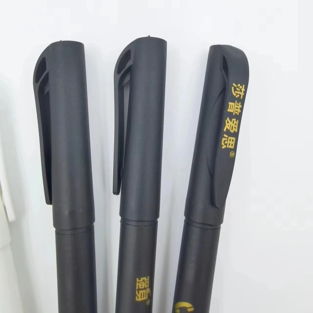 Best Bulk Plastic Cheap Multicolored Ballpoint Pens With OEM Retractable Custom Printed Logo For Students Wholesale