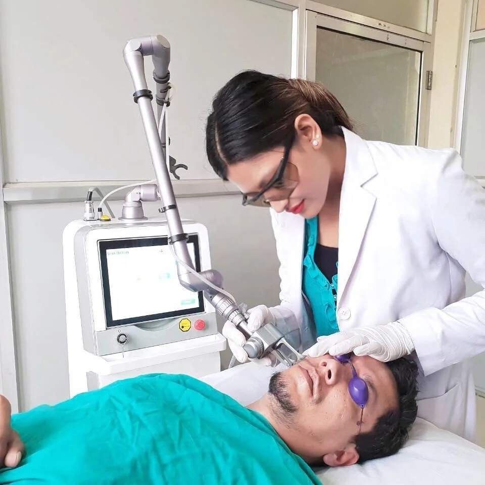 Co2 laser fractional wrinkle removal acne scar treatment medical CE TGA women vaginal tightening