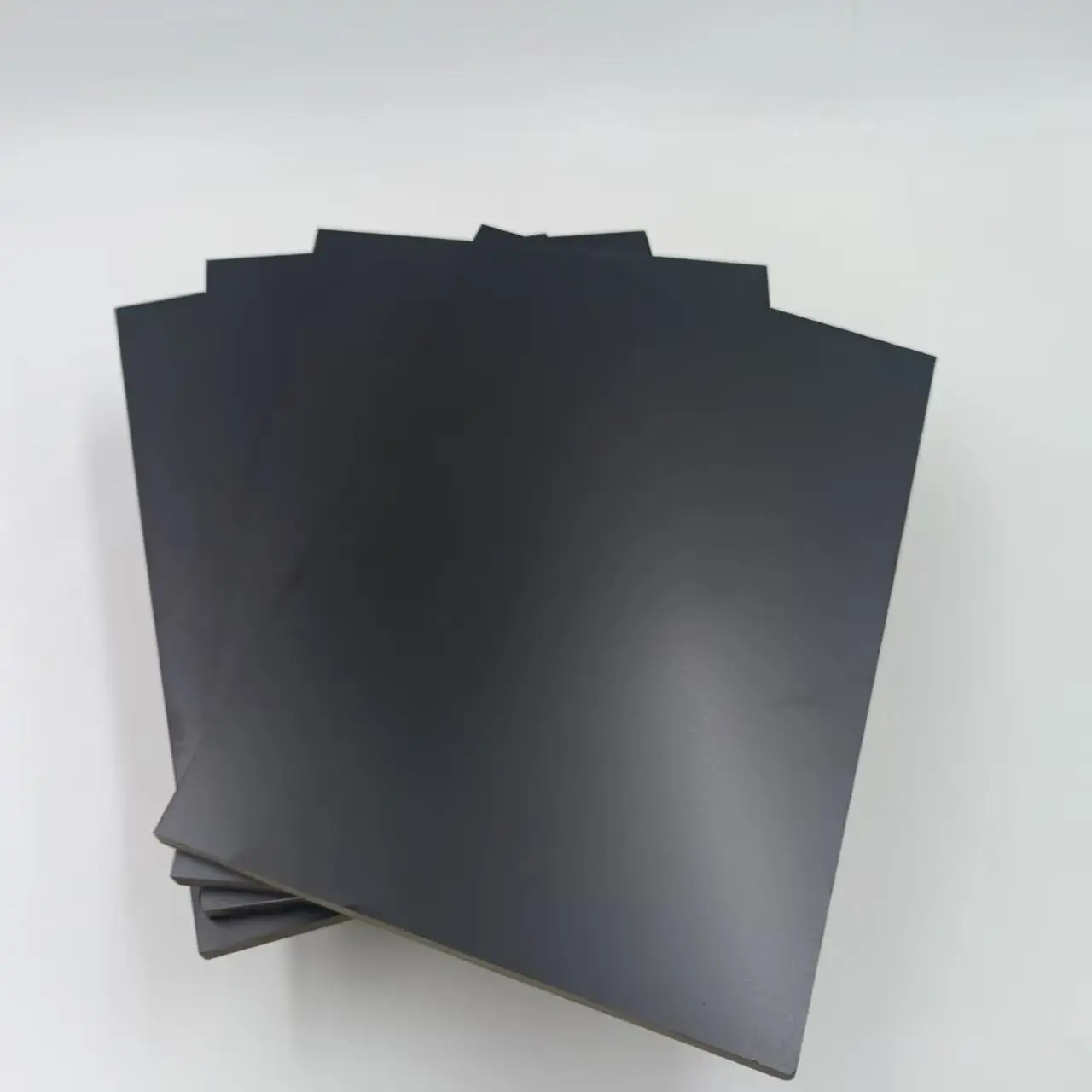 JIS to Japan Market MDF 18mm  Wood-Based Panel Black Melamine Carboncrystal Board Fiberboard for Wall Protection Factory Supply