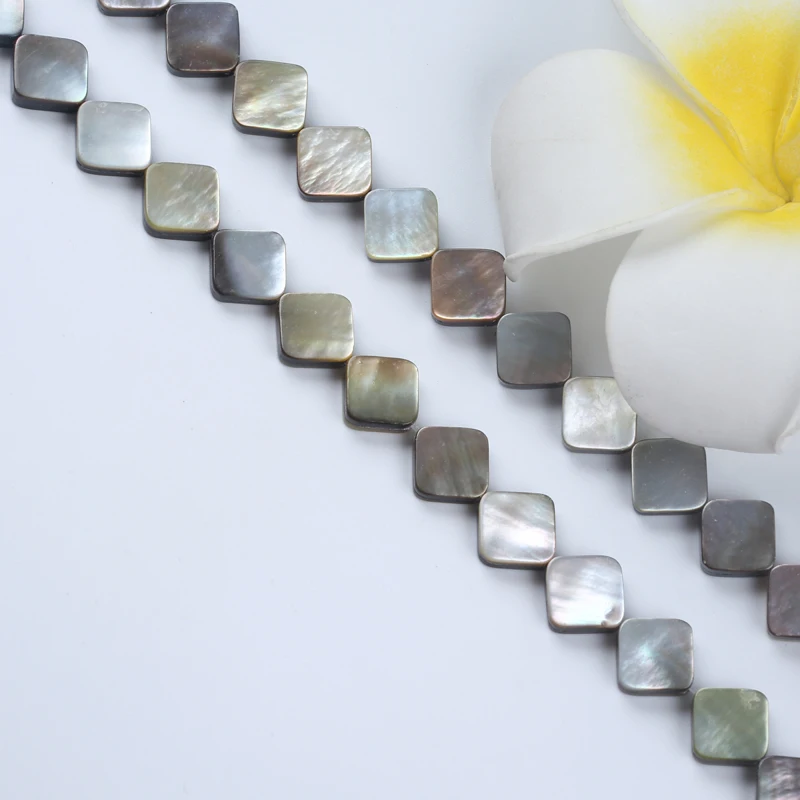 Zhuji Wholesale 13*13mm White Black Shell Of Square  Pearl Natural White Stands For Sale