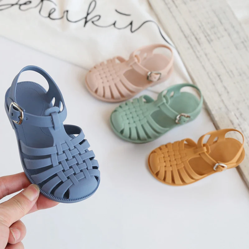 2023 New Summer Sandals Baby Girls Sandals Cute Princess Candy Shoes Non-slip Roman Sandals Breathable Beach Cave Hole Shoes
