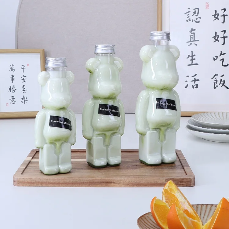 Factory Wholesale Violent Bear Bottles 400 Ml 500 700 PET Food-grade Material Customizable Colors.
