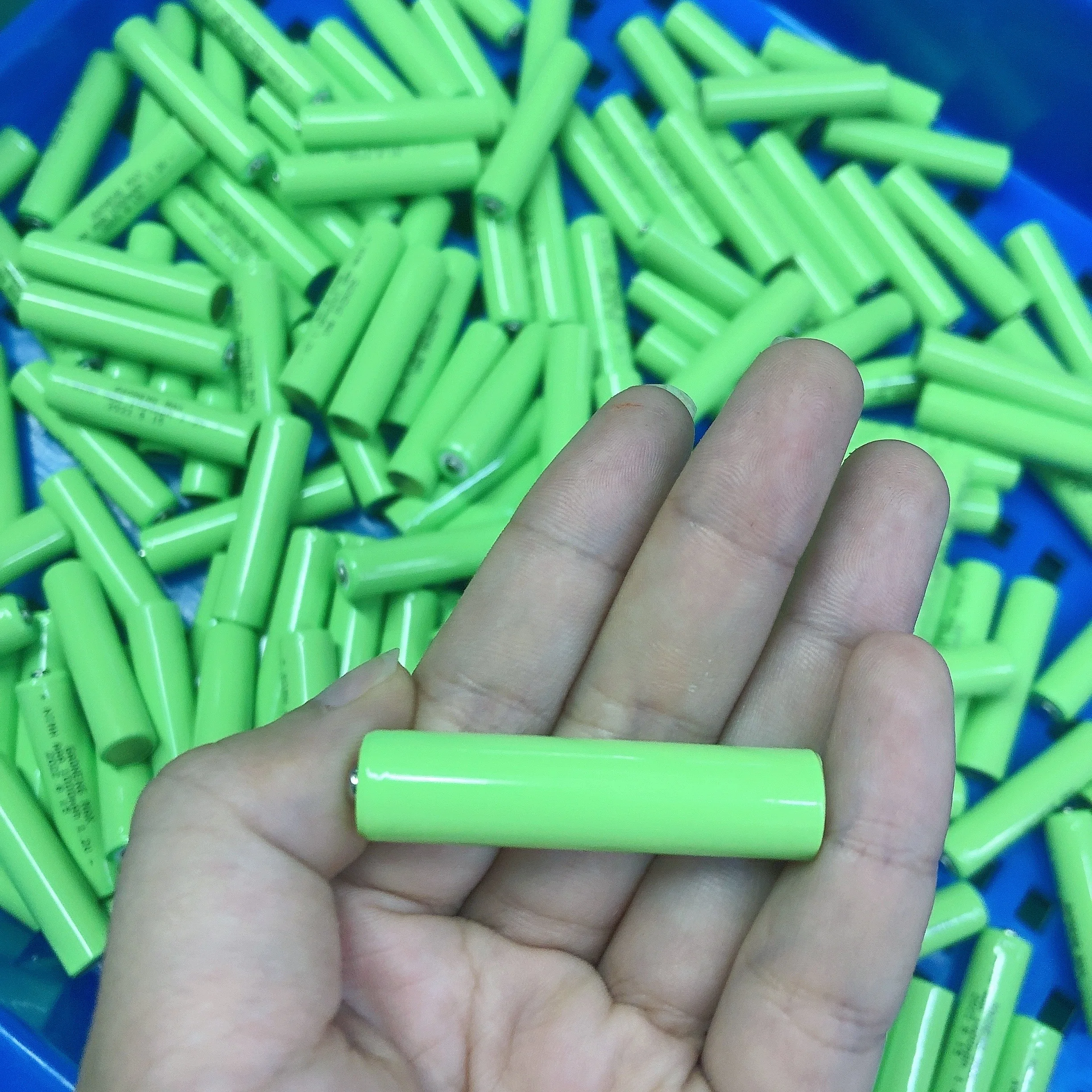 Free sample Factory OEM Multi Function rechargeable nimh batteries solar aa 1.2v 1000mah