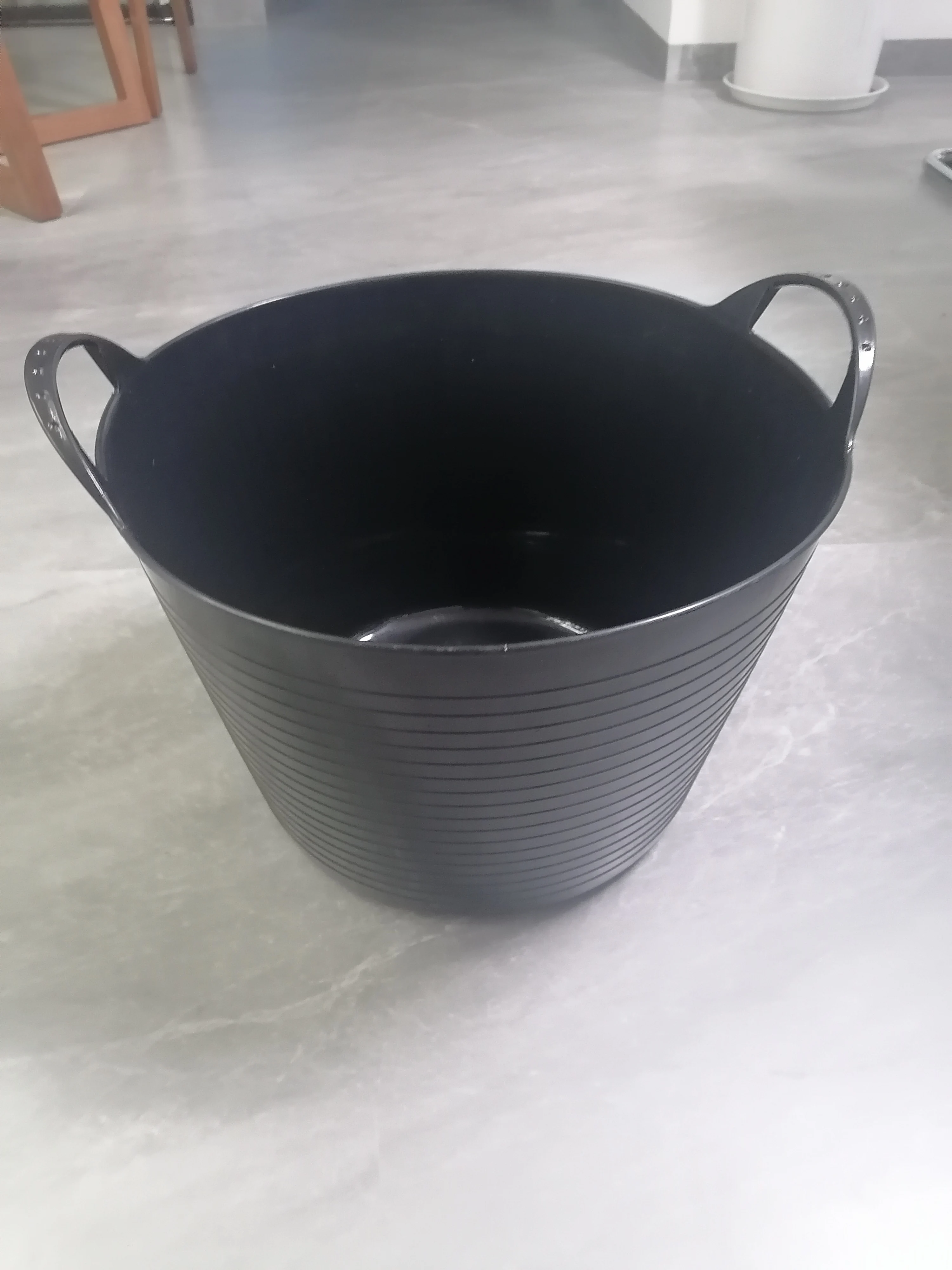 High Quality Black 22L 30 L 45L Soft Portable Plastic Storage Bucket Rubber Bucket