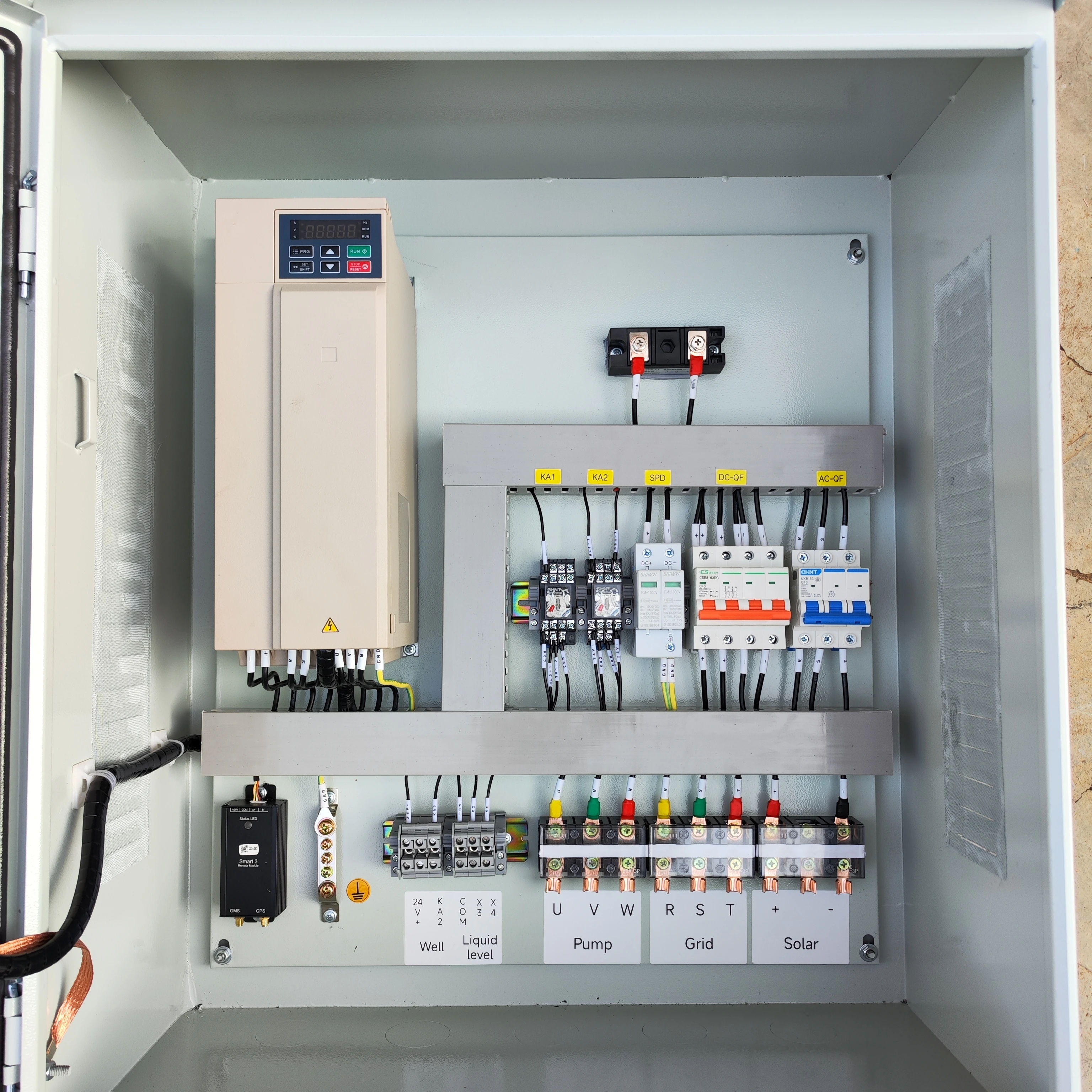 Veichi 4KW solar speed variator single phase 220V pump inverter with VFD function