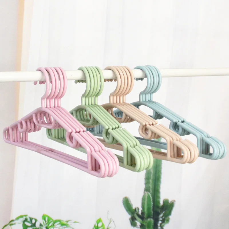 2023 hot Sale Custom Color Cheap Plastic Hangers Non-slip Space Saving Household Ultra Thin Plastic Clothes Hanger