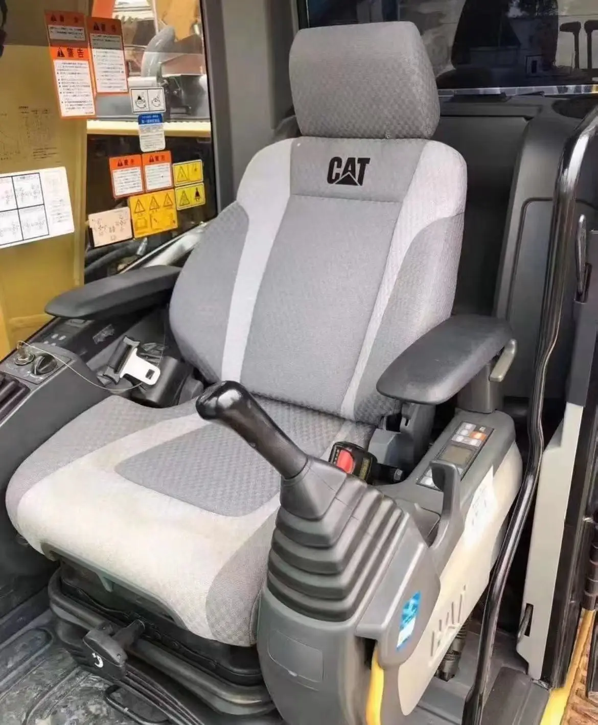 12ton of crawler type used excavator produced in 2016 low hours cat used excator