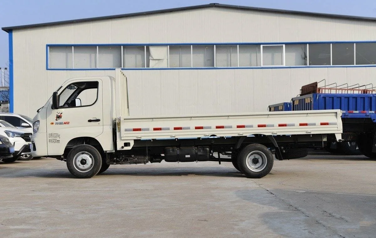Foton 2.0L gasoline engine 144 horsepower   large cargo platform  reversing video  cargo truck van truck EU standard 2 to 6