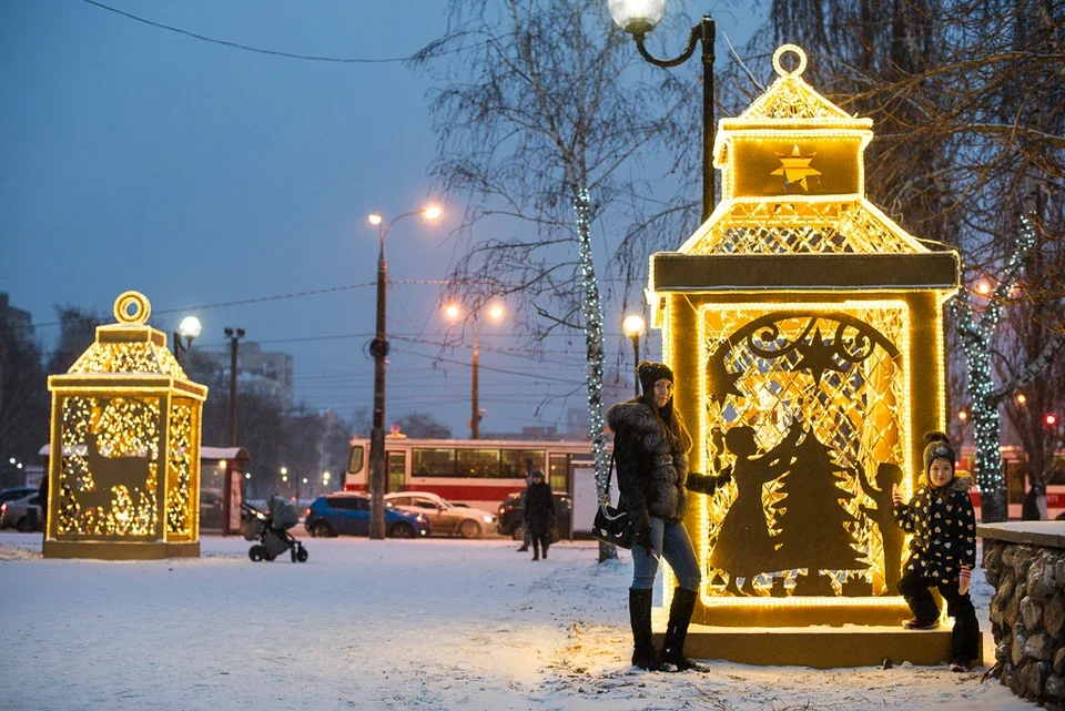 Commercial Outdoor Waterproof Giant 3D Metal candle Lantern Moon Star Motif lights Christmas Ramadan Events decorations