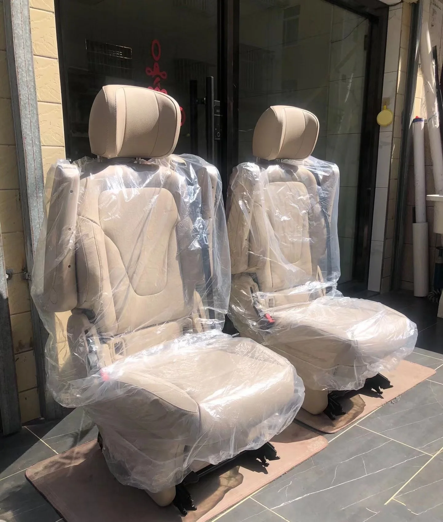 Wholesale original custom vans seats passenger Beige Black full leather modified car seat for Mercedes Benz V260 V class