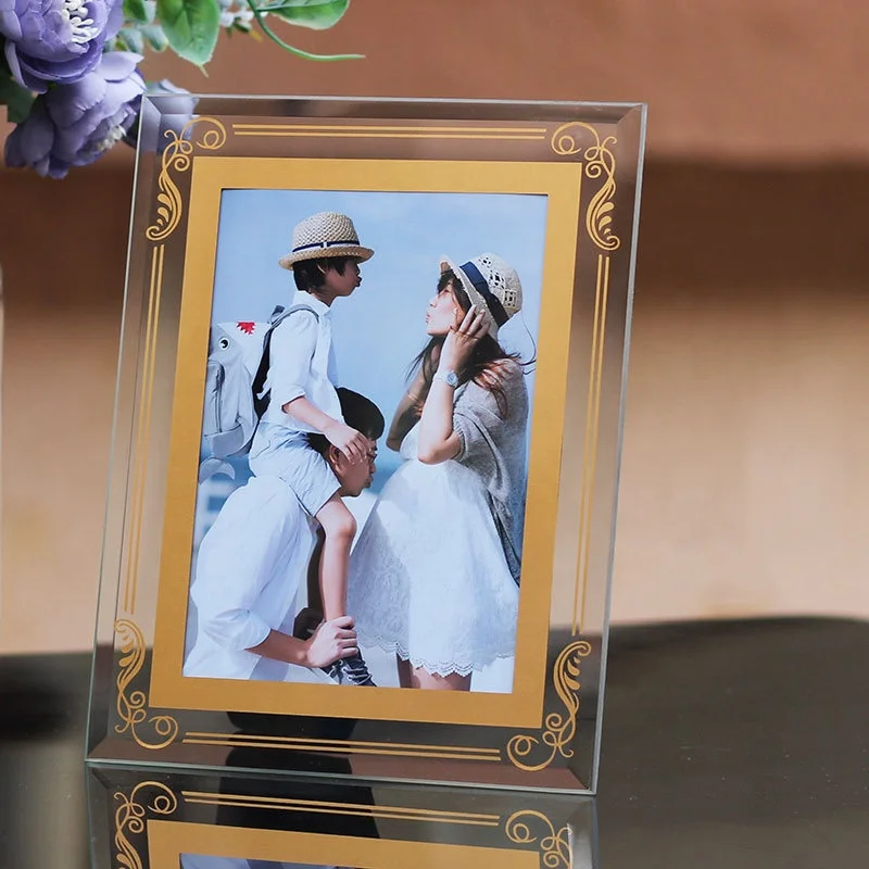 Customized 5 Inch 6 Inch 7 Inch 8 Inch 10 Inch Photo Frame Simple Light Luxury Baby Table Crystal Glass A4 Photo  photo frame
