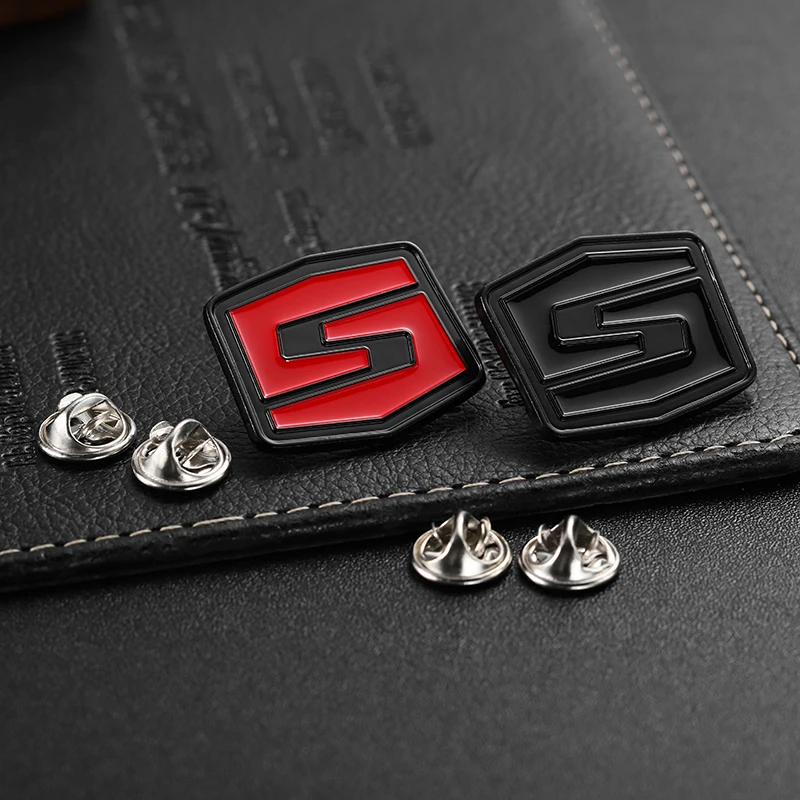 New Design Letter Brooch Pin Fashion Logo Noctilucent Soft Enamel Dye Black Zinc Alloy Cartoon Mexican Pins For Hats