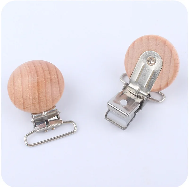 Custom Engraved Logo Natural Beech Wood Pacifier Clip Bead Wholesale Teether Accessories Baby Pacifier Clip 2022 New Design