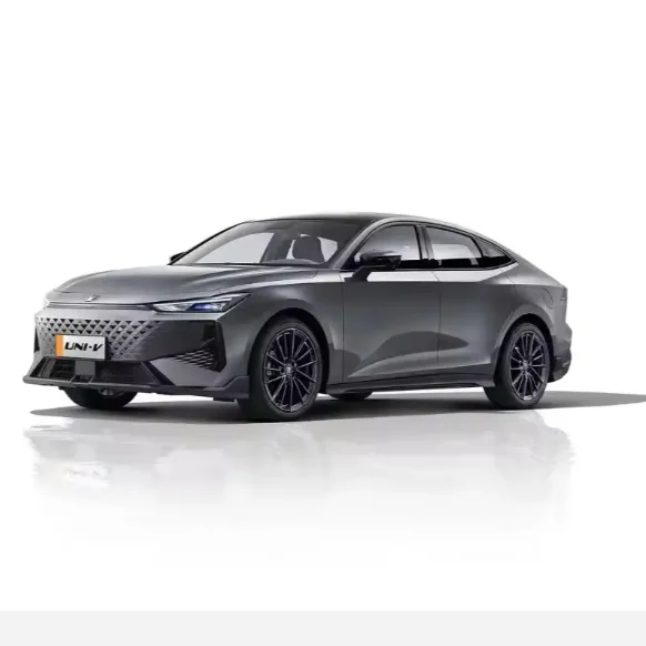 Changan Uni-V Подержанный автомобиль с хорошим качеством в наличии Лидер продаж удобный и спортивный сделано Китае