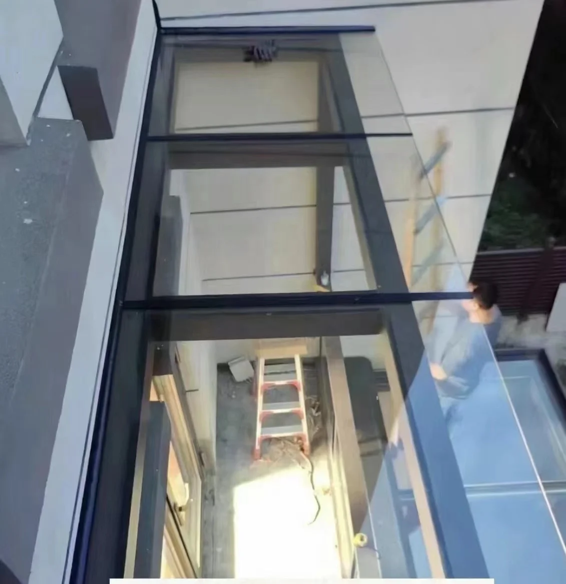 China Supplier Bathroom Door Building Wall  tempered laminated glass roof price pvb interlayer clear laminated glass