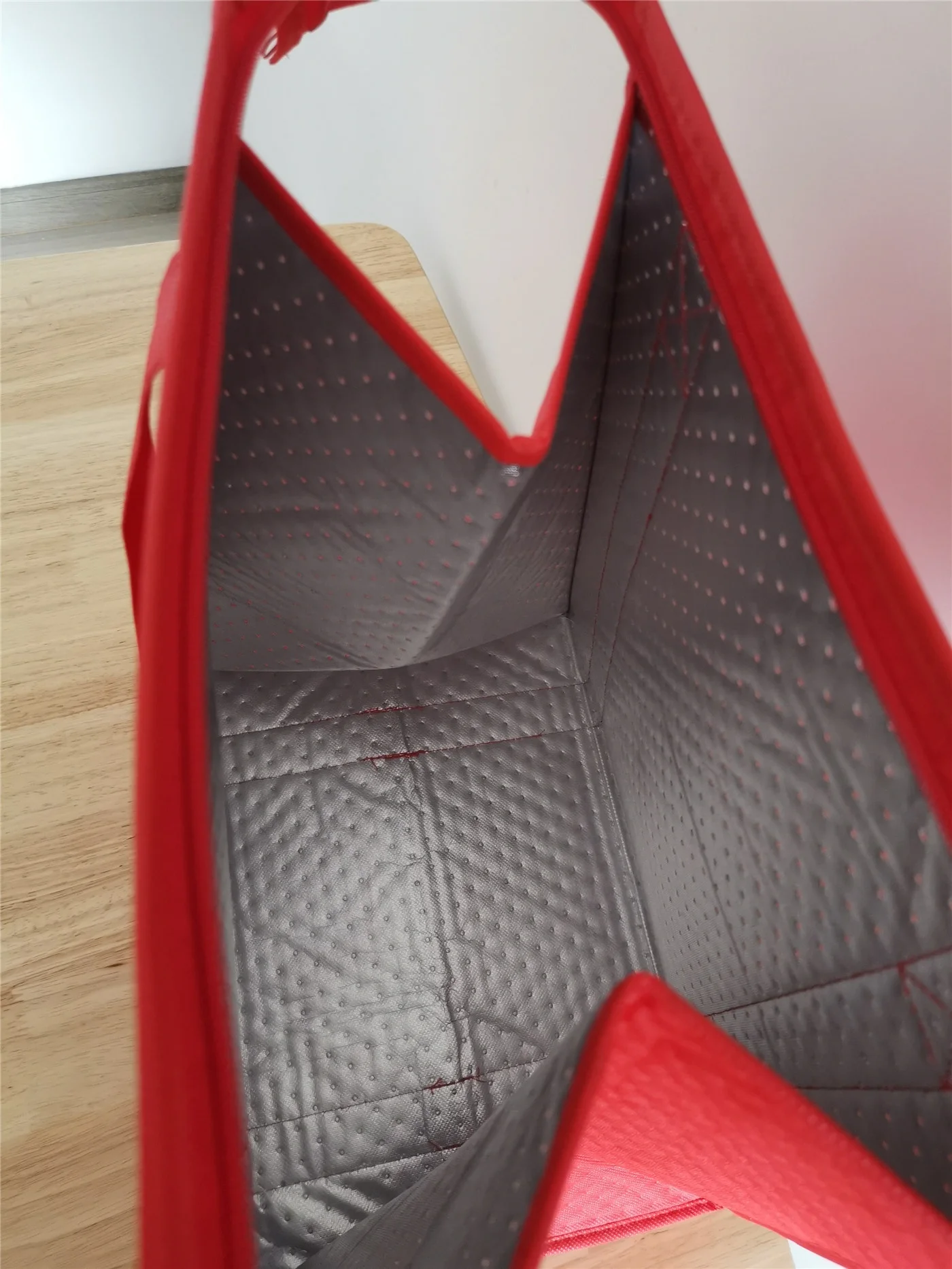 Vietnam Factory OEM supermarket fresh food delivery lunch insulated cooler bag special competitive price