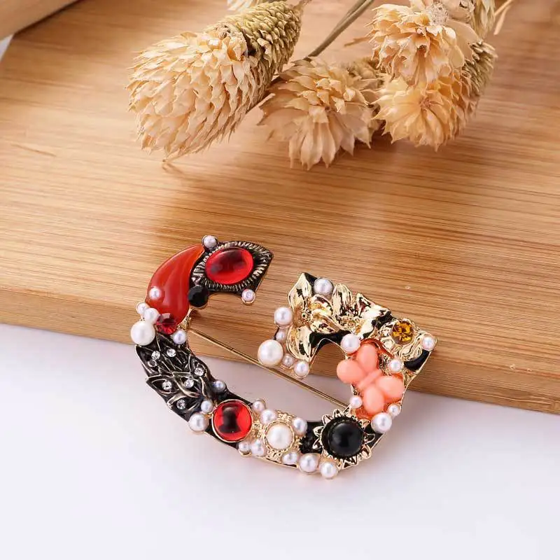 Vintage jewelry brooch gold plated baroque pearl Rhinestone initial alphabet Brooch for women