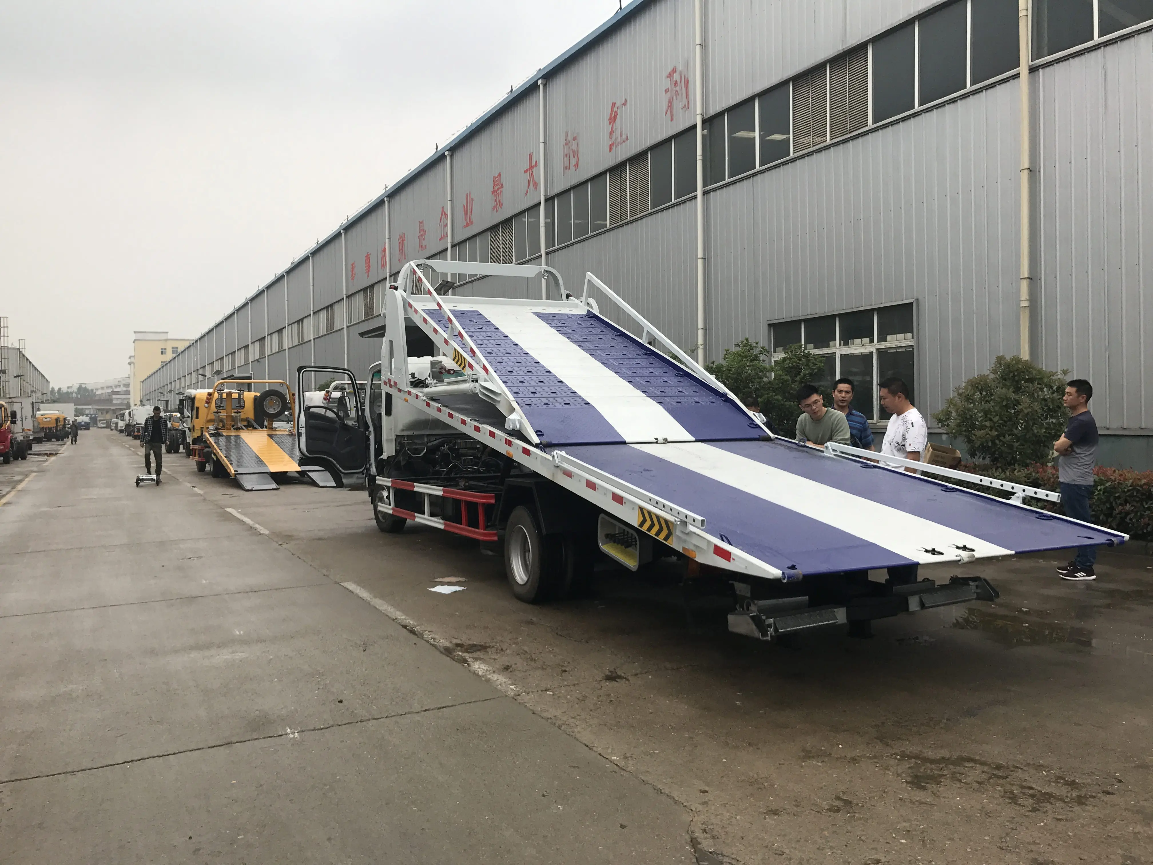 Brand new used HOWO Double Deck Wrecker New Condition Manual Transmission Tow Truck euro 2 Diesel Fuel