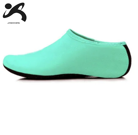 New Innovative Products Oem Beach Shoes Outdoor Swimming Aqua Socks Barefoot for Surfing