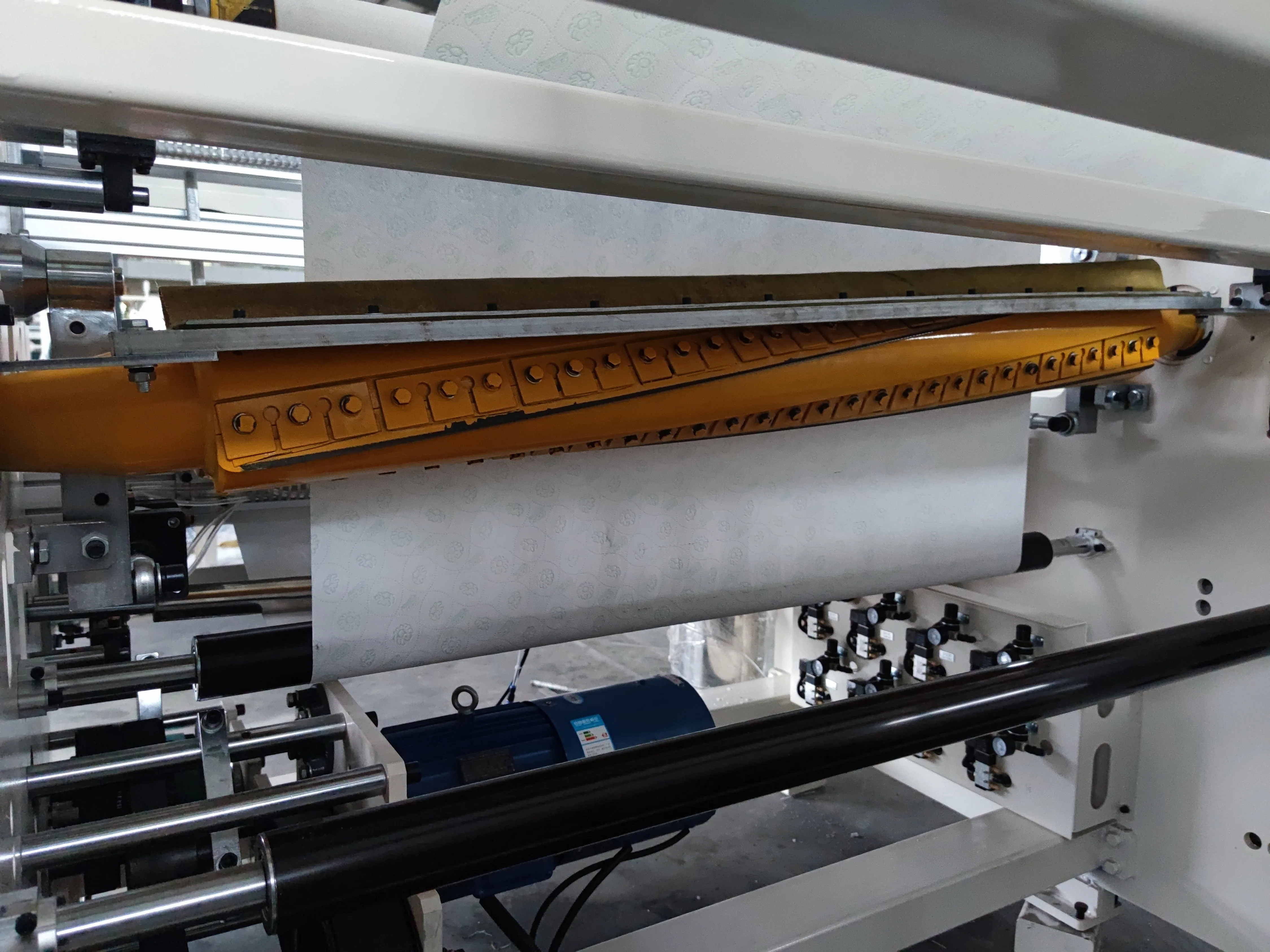 Automatic Color Glue Kitchen Towel Paper Machine Rewinding Toilet Paper Machinery