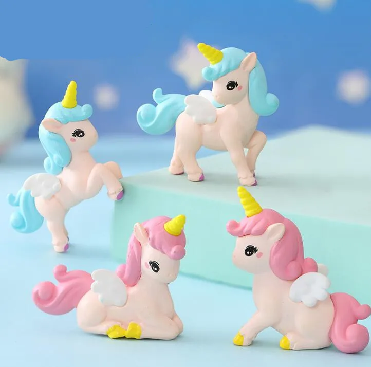New Design Cute Resin Unicorn Charms  DIY Microlandschaft Accessories Cartoon Figures Plastic Ornaments Toys