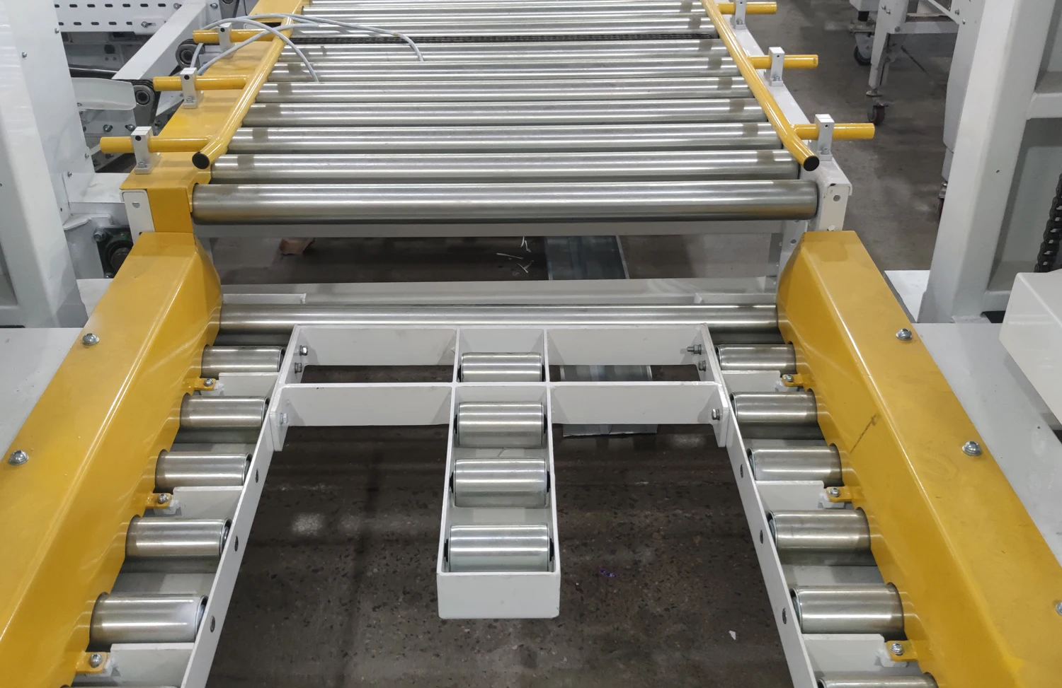 Floor roller conveyor High performance pallet roller track Fully automatic pallet conveyor for pallet storage