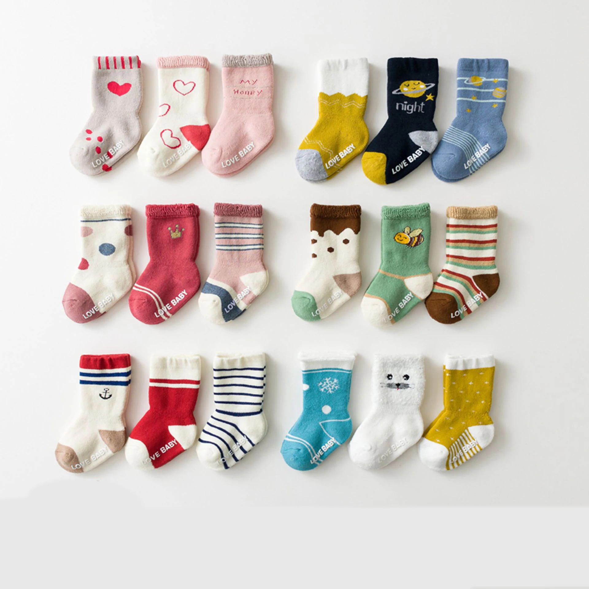 Non-slip 3D cartoon socks for infants and young children trampoline socks with glue for floor socks