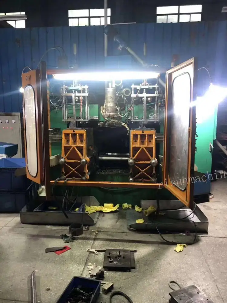  Используется выдувная формовочная машина делает HDPE ПЭТ ПВХ