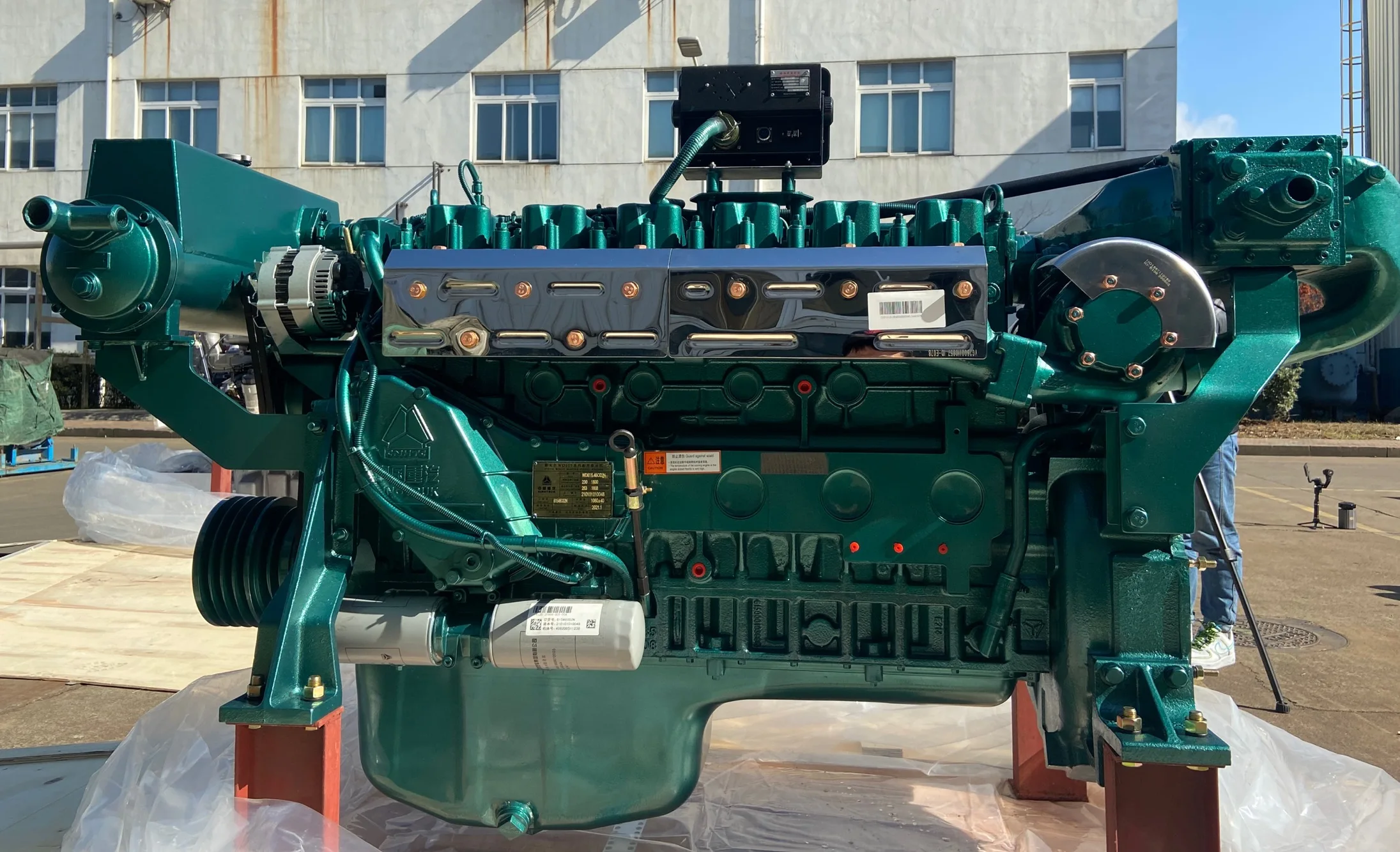 Sinotruk горячие продажи завода 202kW-240kW 275HP-325HP 4 тактный 6 цилиндров WD615.46C Судовой двигатель внутри для лодка корабль