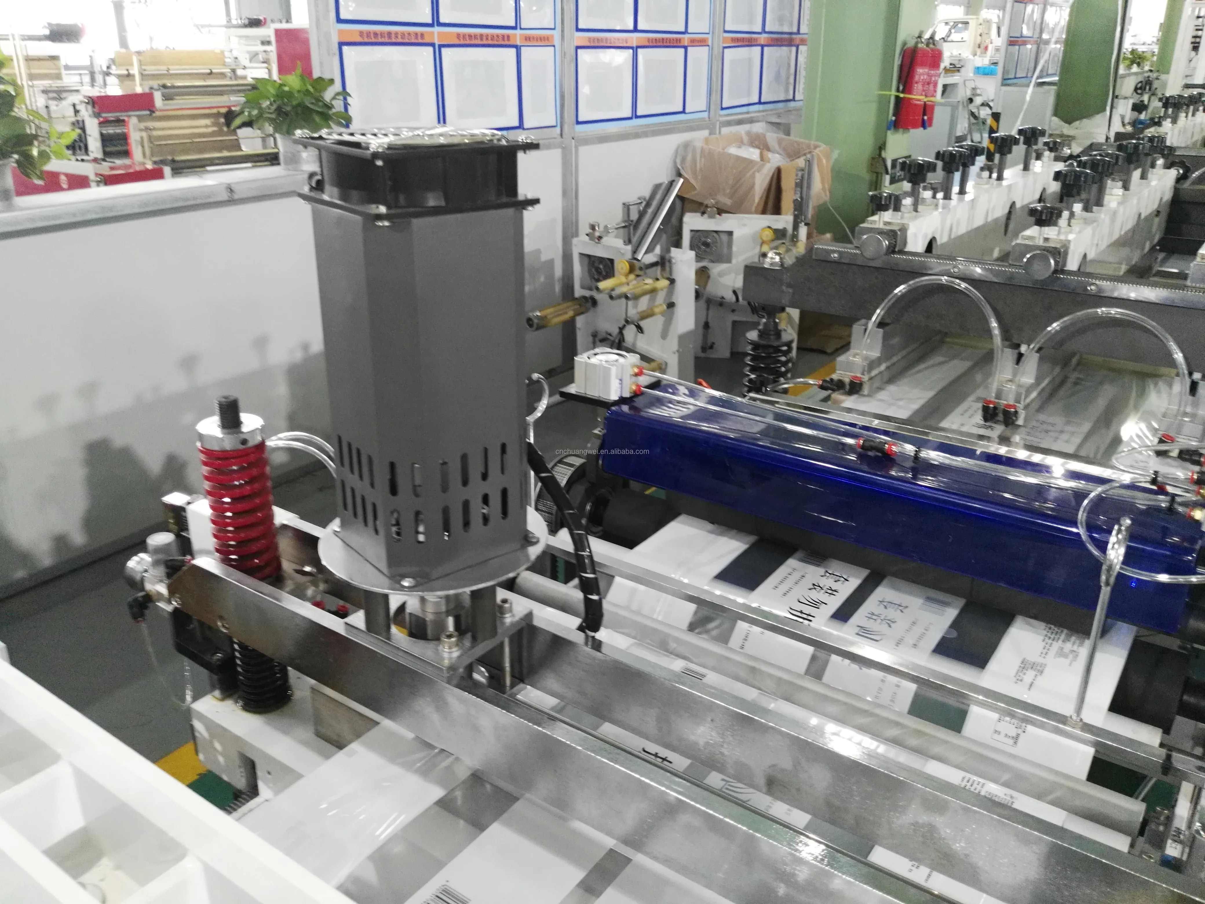 Customizable plastic lamination stand up spout pouch making machine 3 side sealing Vacuum bag forming machine